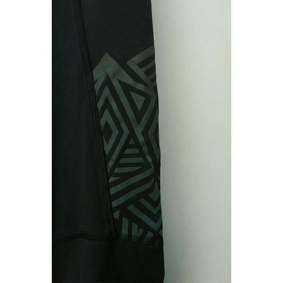 🚫Sold🚫Lululemon Stash it Crop Pants - Picture 2 of 2